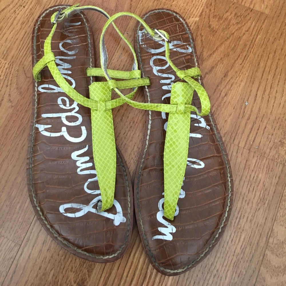 Sam Edelman thong sandals. Green-yellow color.