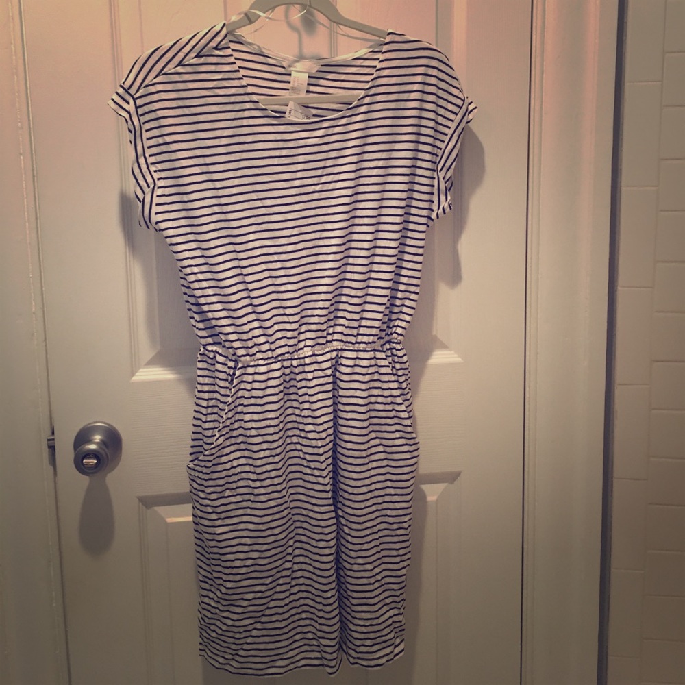 H & M black and white striped t shirt dress