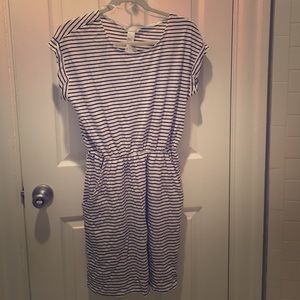 H & M black and white striped t shirt dress