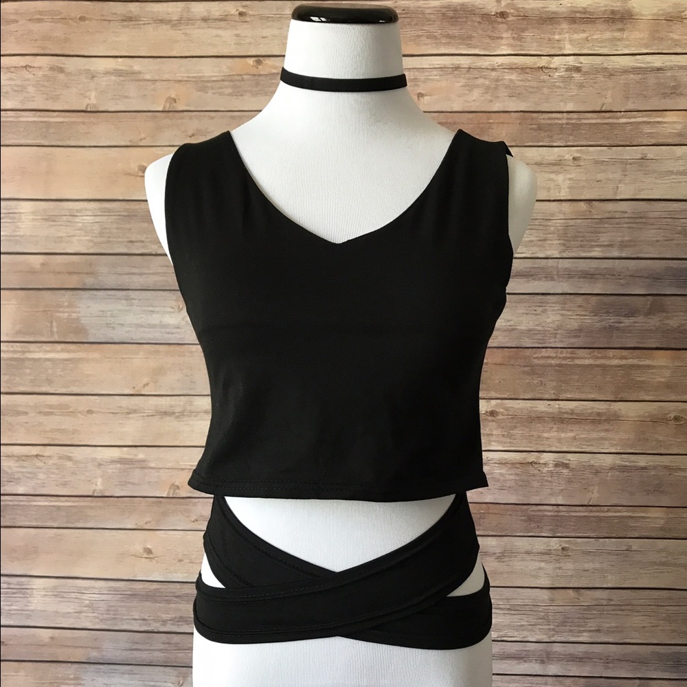 Black cross strap crop top XS