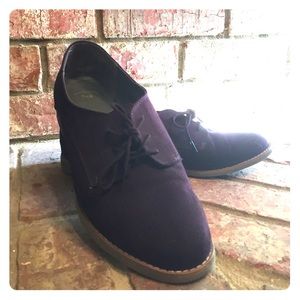 Moving! Make an offer! Gap shoes sz 9