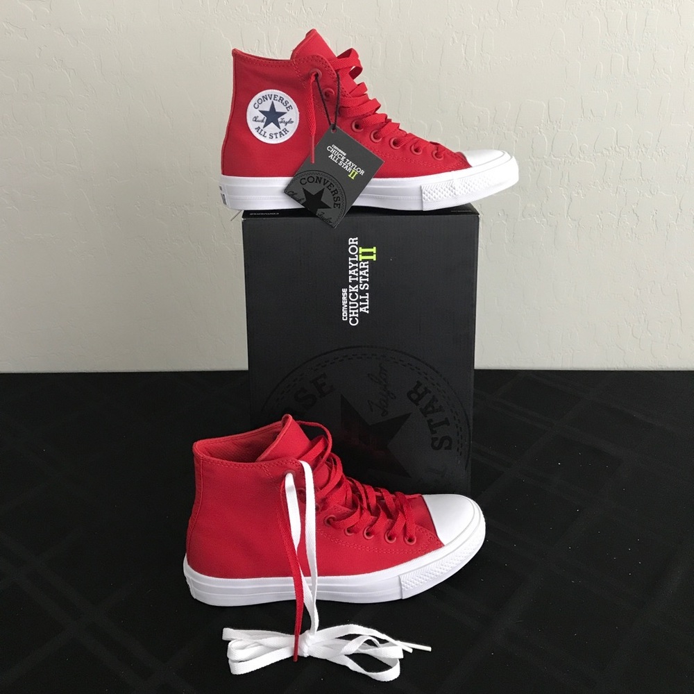 NWT & Box Converse Chuck Taylor All Star II WMN 9