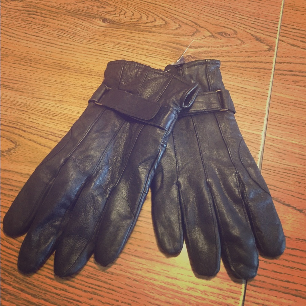 Men's black gloves