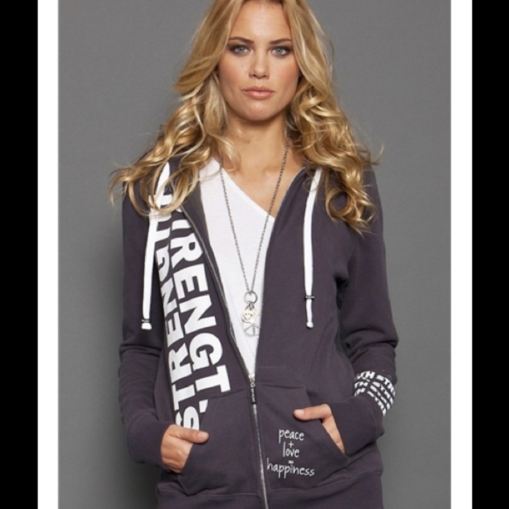 PEACE LOVE WORLD I AM STRENGTH L2L HOODIE IN EBONY