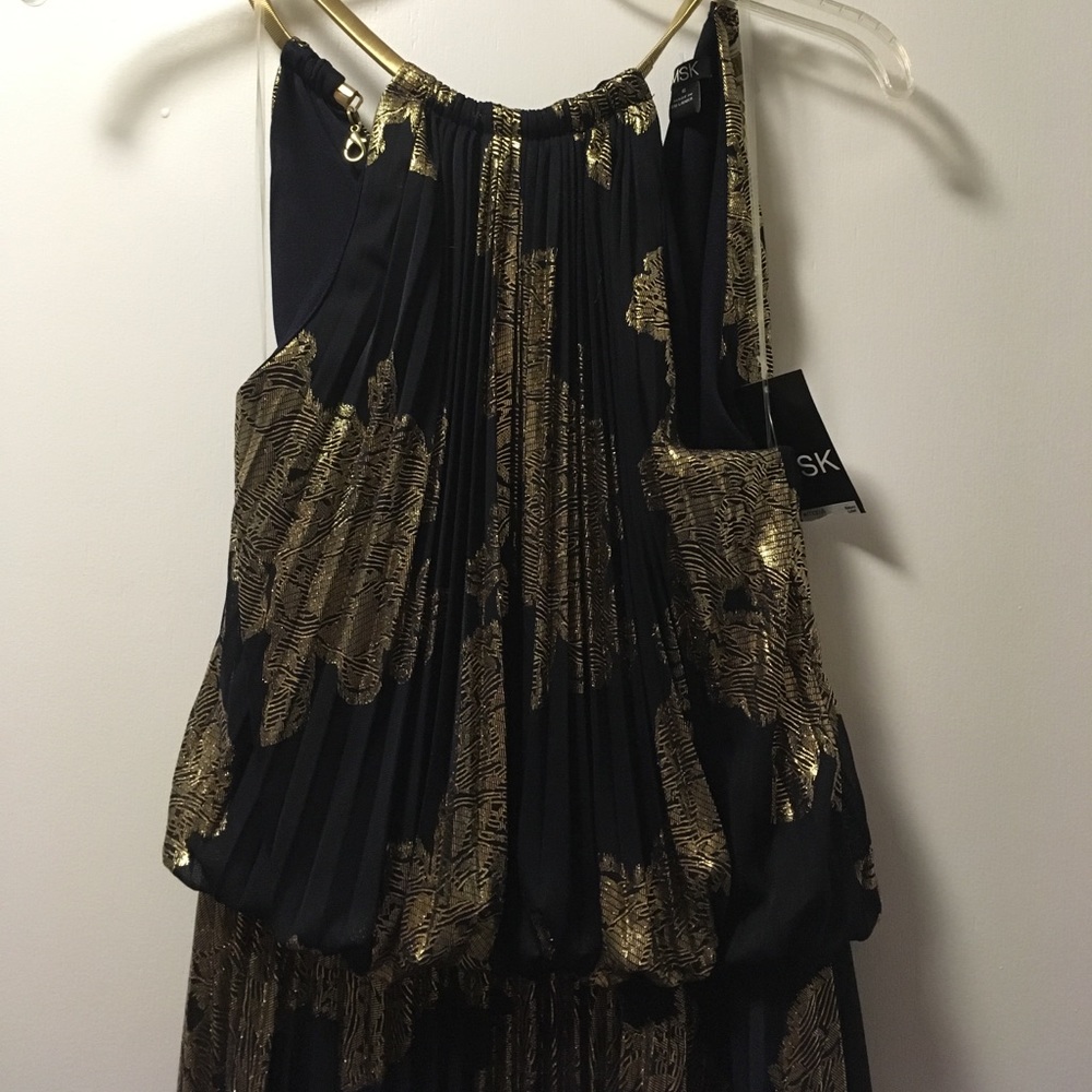 Dress - Picture 2 of 4