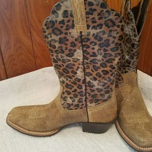 🖤Host Pick🖤Ariat Boots💛Good condition