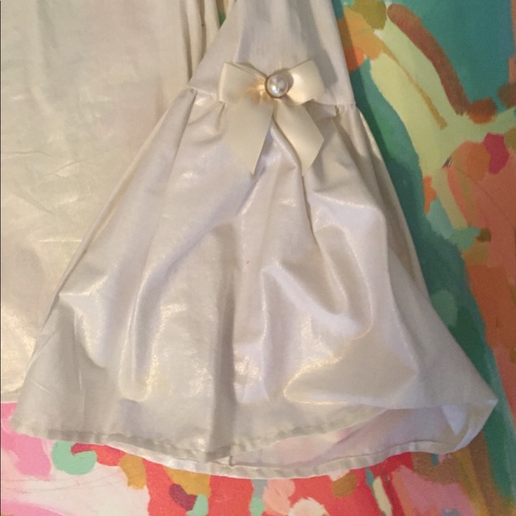 White Top With Bell-sleeves! - Picture 2 of 2