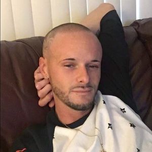 Meet your Posher, Dustin