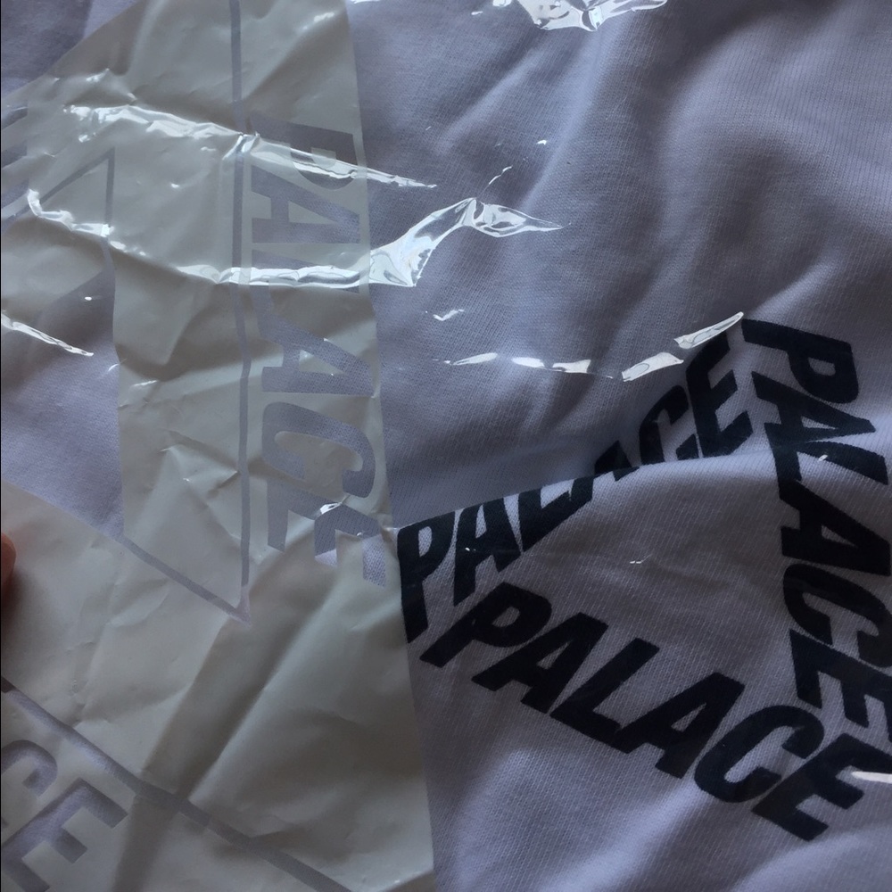 Palace LARGE Black logo on White T-shirt. - Picture 3 of 3