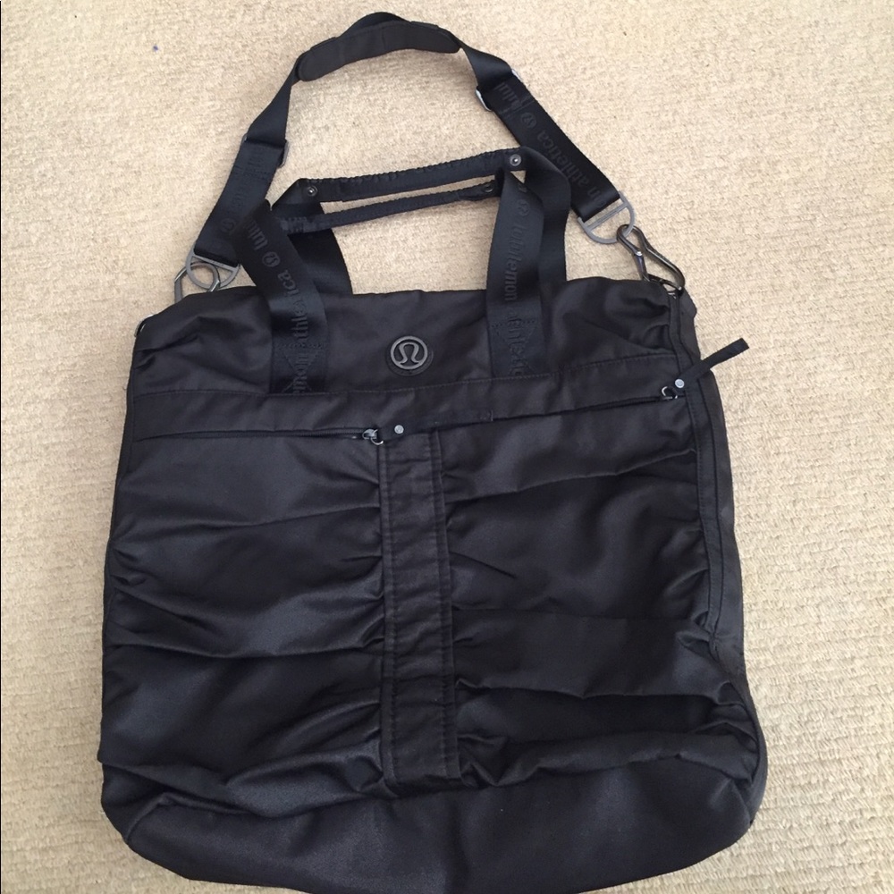 Lululemon triumphant tote