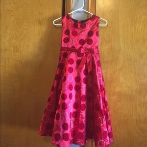 Girls red dress sleeveless. Great for formal party