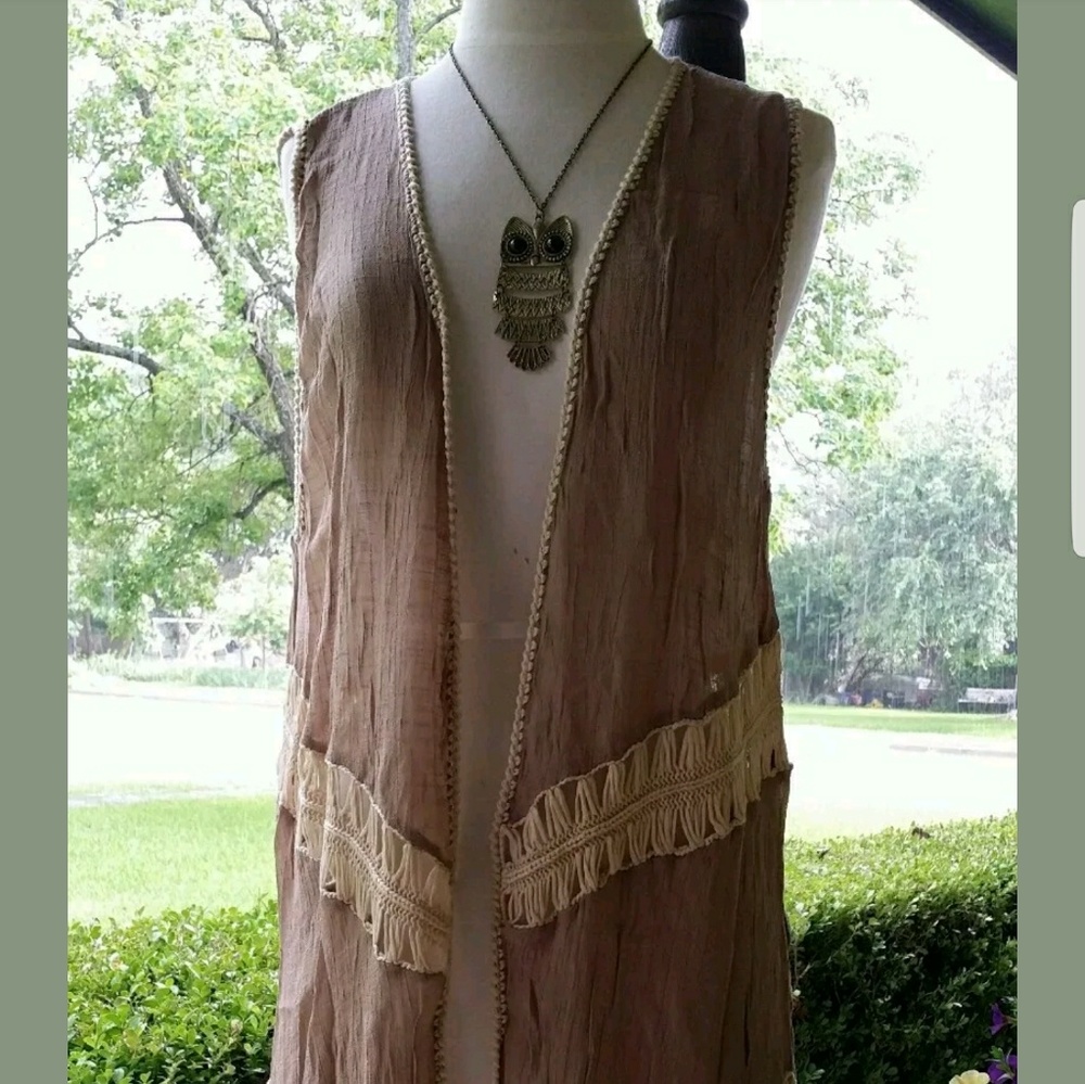 Casual boho kimono / crochet cardigan with fringe.