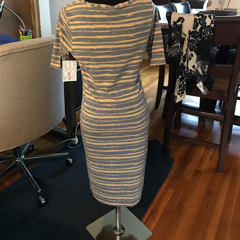 🆕 Lularoe Julia Dress - Picture 2 of 4