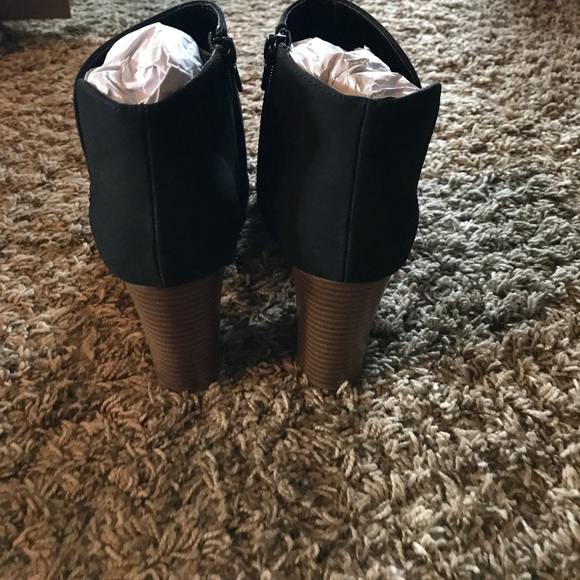 Black bootie - Picture 3 of 4