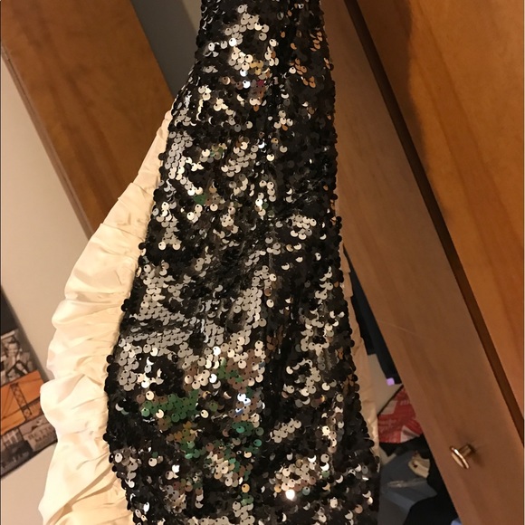 Sequenced dress - Picture 2 of 2