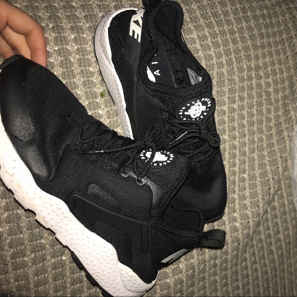 Black huaraches Ultra Run