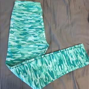LuLaRoe Camo Leggings OS