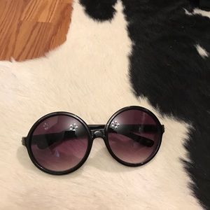 Oversized round sunglasses