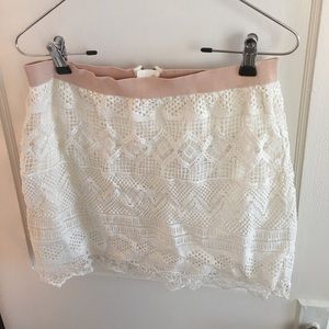American Eagle white crochet skirt