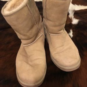 Minnetonka Sand colored Winter Boots