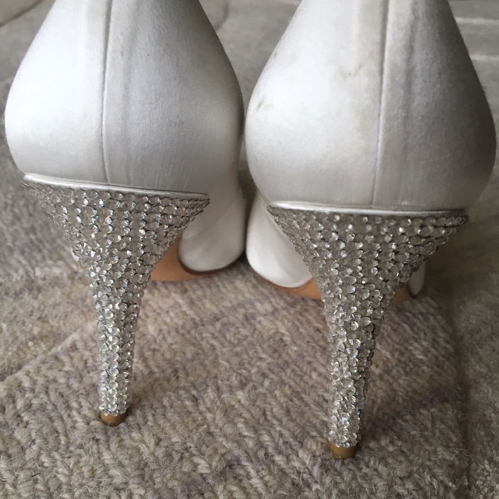 Stuart Weitzman white wedding heels w crystals!