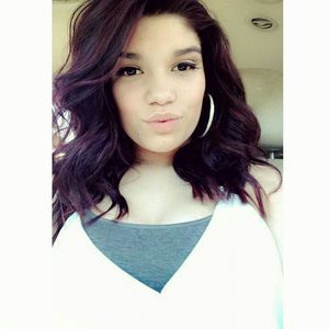 Meet your Posher, Alexis