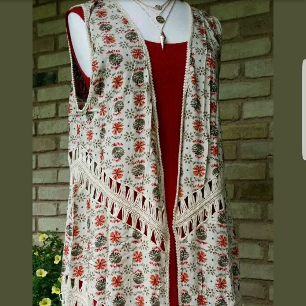 Urban bohemian crochet taupe Aztec print.