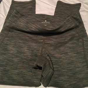 Athleta Capri yoga pant- green- XS