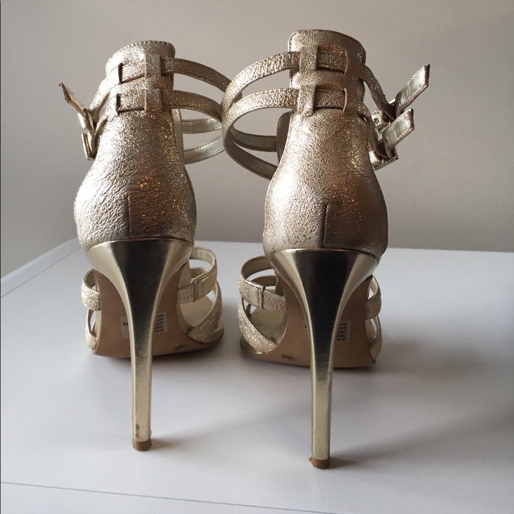Jessica Simpson Gold Sandals. Size 7.5 - Picture 3 of 4
