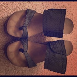 OTBT Women's Black Brookfield Wedge