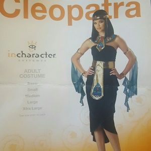 Women's Cleopatra costume.