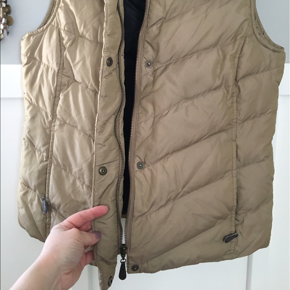 GORGEOUS Eddie Bauer Premium Goose Down Vest - Picture 2 of 6