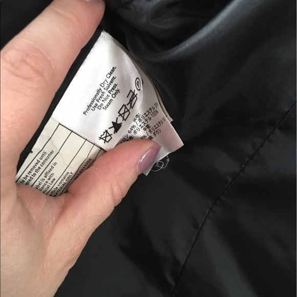 GORGEOUS Eddie Bauer Premium Goose Down Vest - Picture 4 of 6