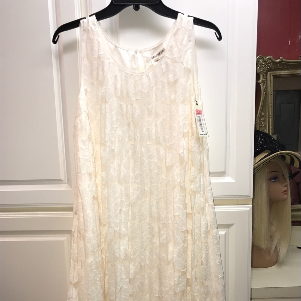 NWT LACE DRESS