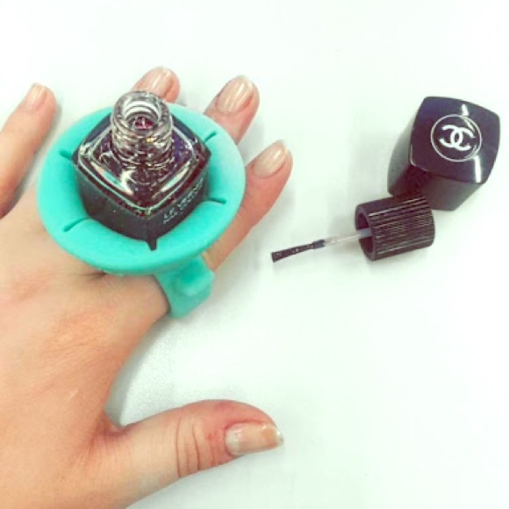 Nail polish ring holder