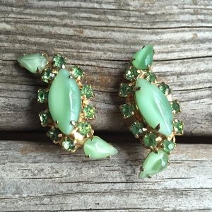 1950's Vintage Green Rhinestone Earrings