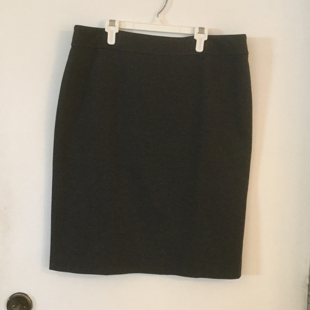 Pencil skirt with kick pleat