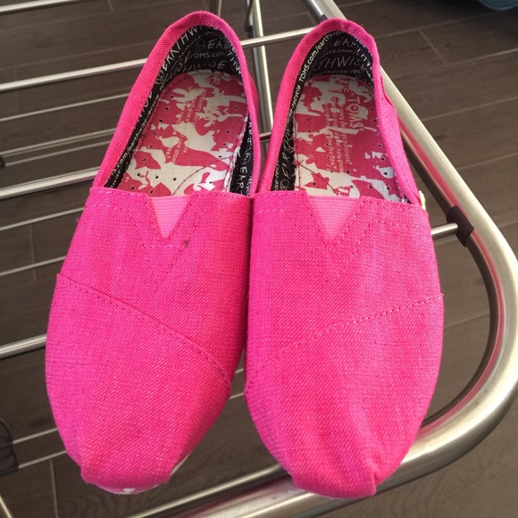 TOMS Shoes - NWOT Toms shoes