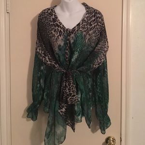 Multi color and print long sleeves blouse. Women's