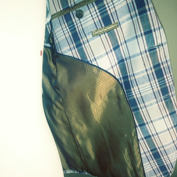 Jackets - Picture 2 of 4