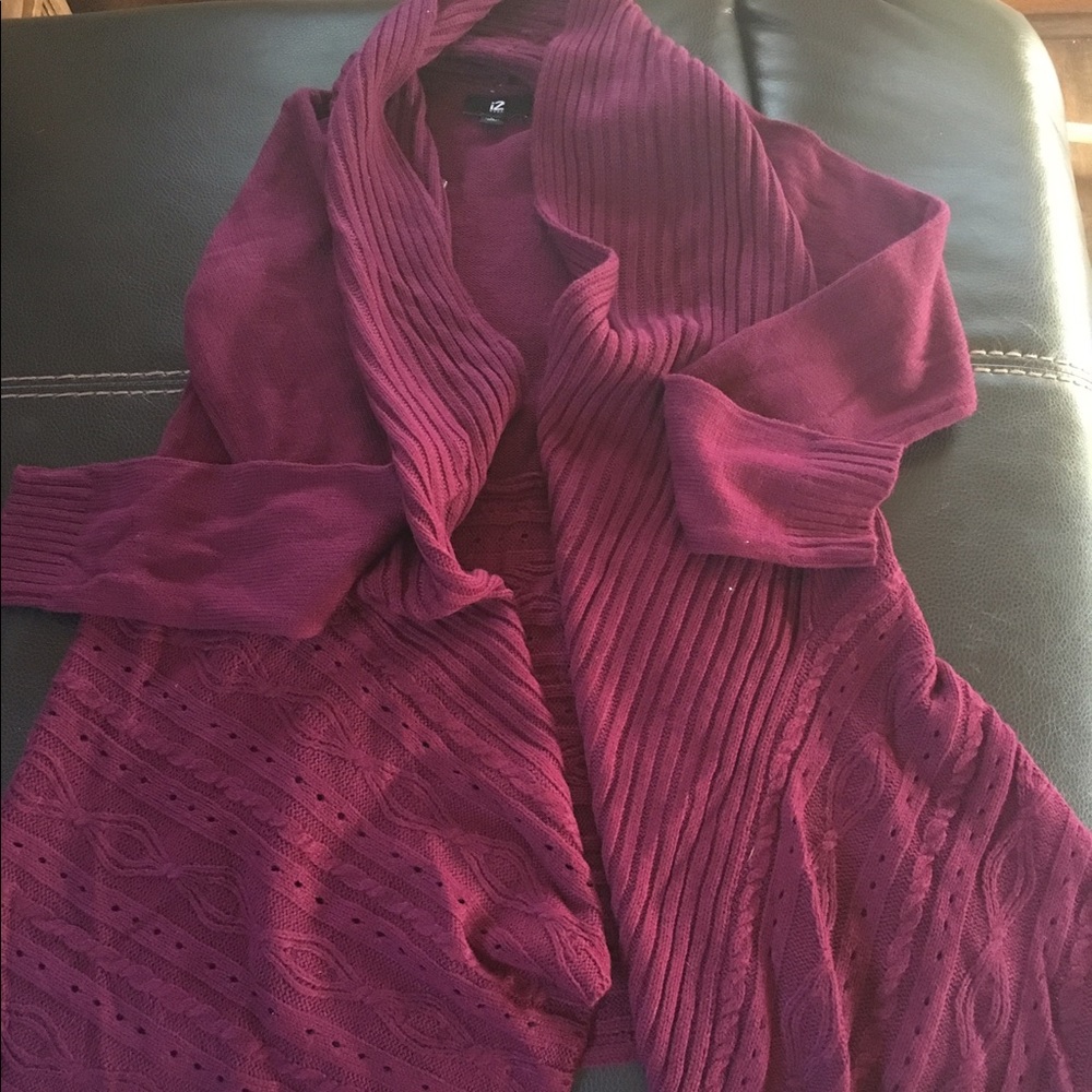 Like new women's IZ Byer maroon cardigan
