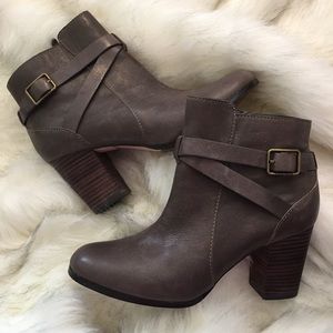 Cole Haan Women's Hinckley Leather Bootie Size 8B