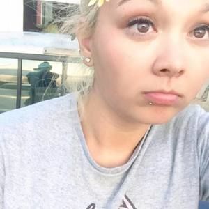 Meet your Posher, Kayla