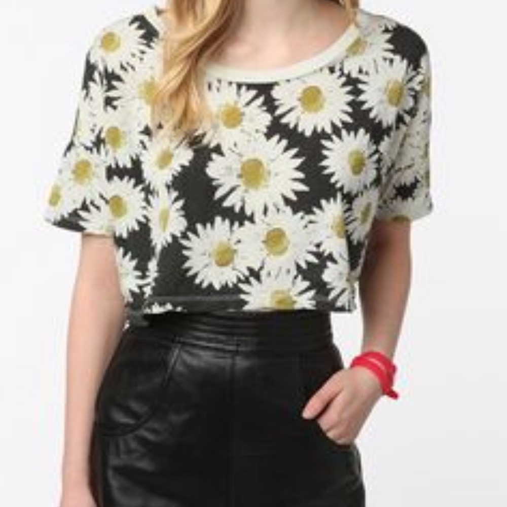 Urban Outfitters Daisy Printed Crop Top Tee