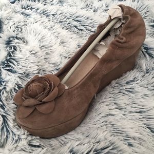 💐🌷SPRING BROWN LOW WEDGES🌷💐