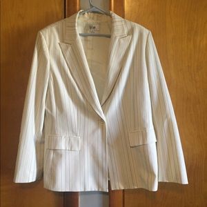 Women's pants suit