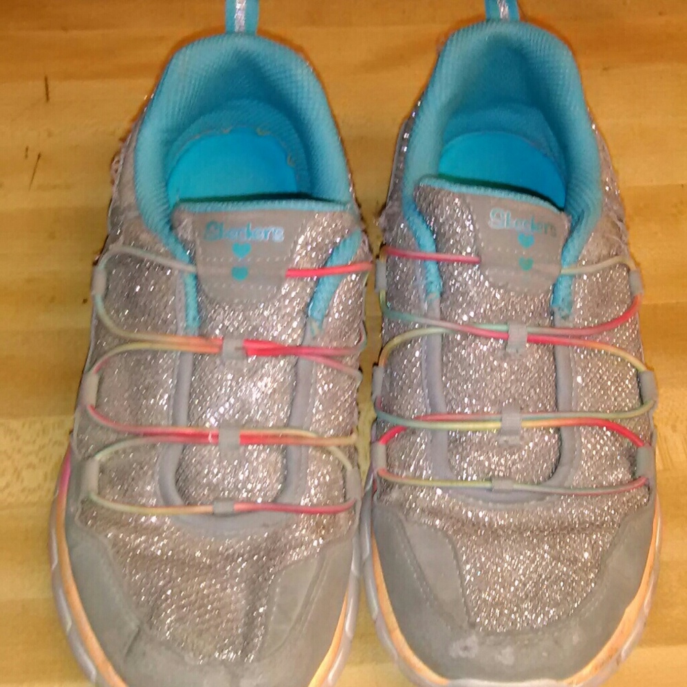 Very well kept sketchers