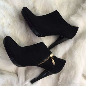 DVF Black Suede Side Zip Ankle Booties Size 7M