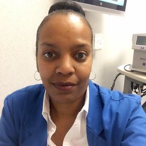 Meet your Posher, Denise