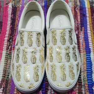 Bucket feet Pineappleade slip-ons